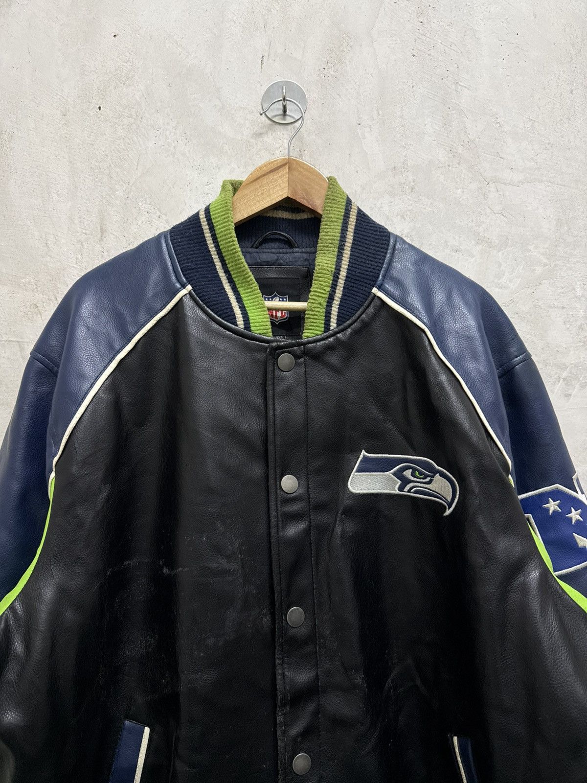 NFL Distressed Seattle Seahawks Leather Varsity Jacket Size US XXL / EU 58 / 5 - 4 Thumbnail