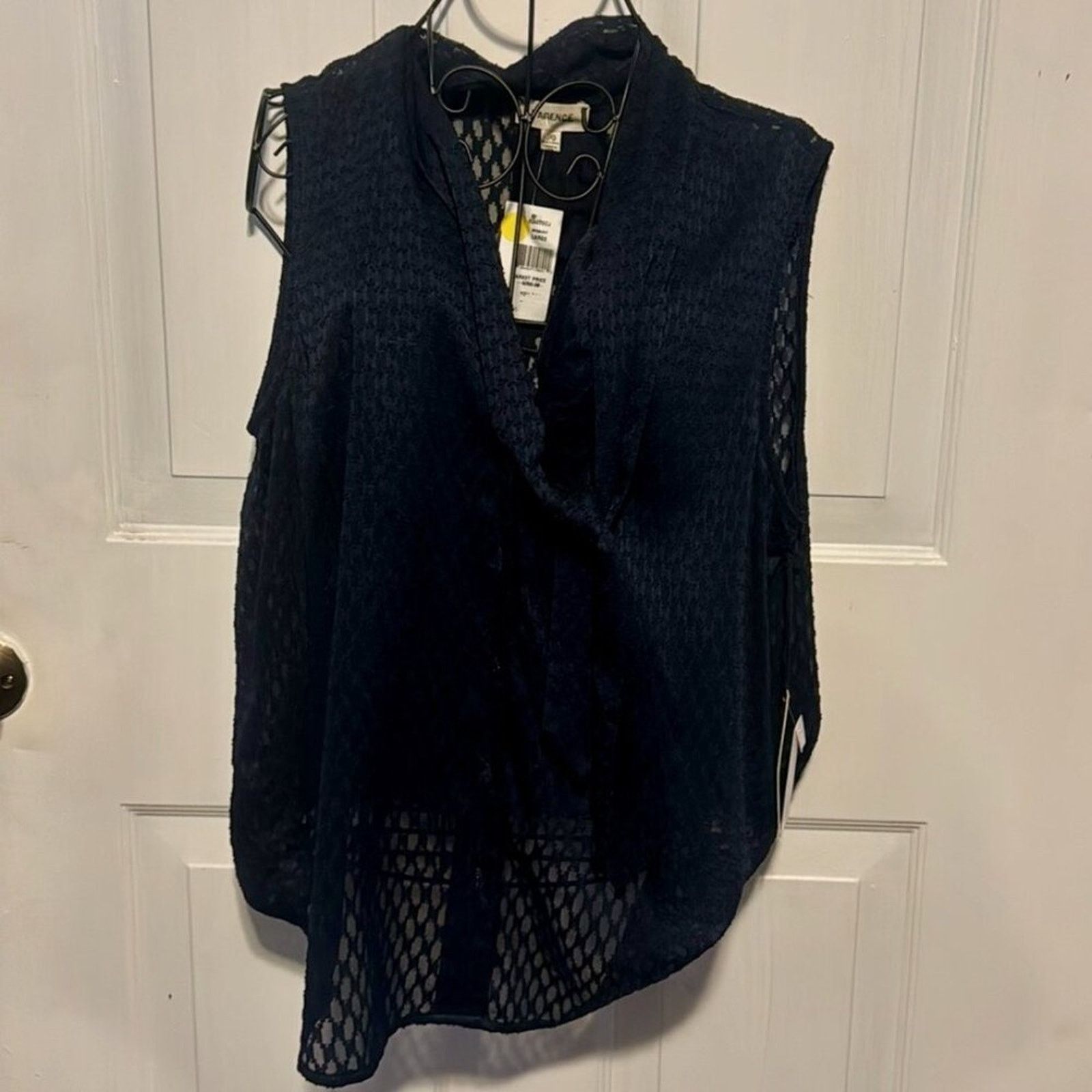 L'AGENCE L'Agence Navy Tie Neck Lace V Neck Sleeveless Sheer Blouse Size L / US 10 / IT 46 - 2 Thumbnail