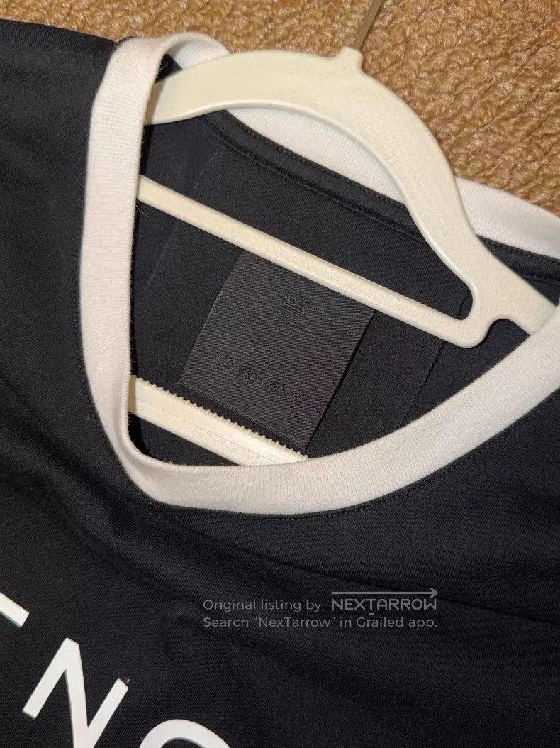 Givenchy Givenchy short sleeves Size US S / EU 44-46 / 1 - 3 Thumbnail