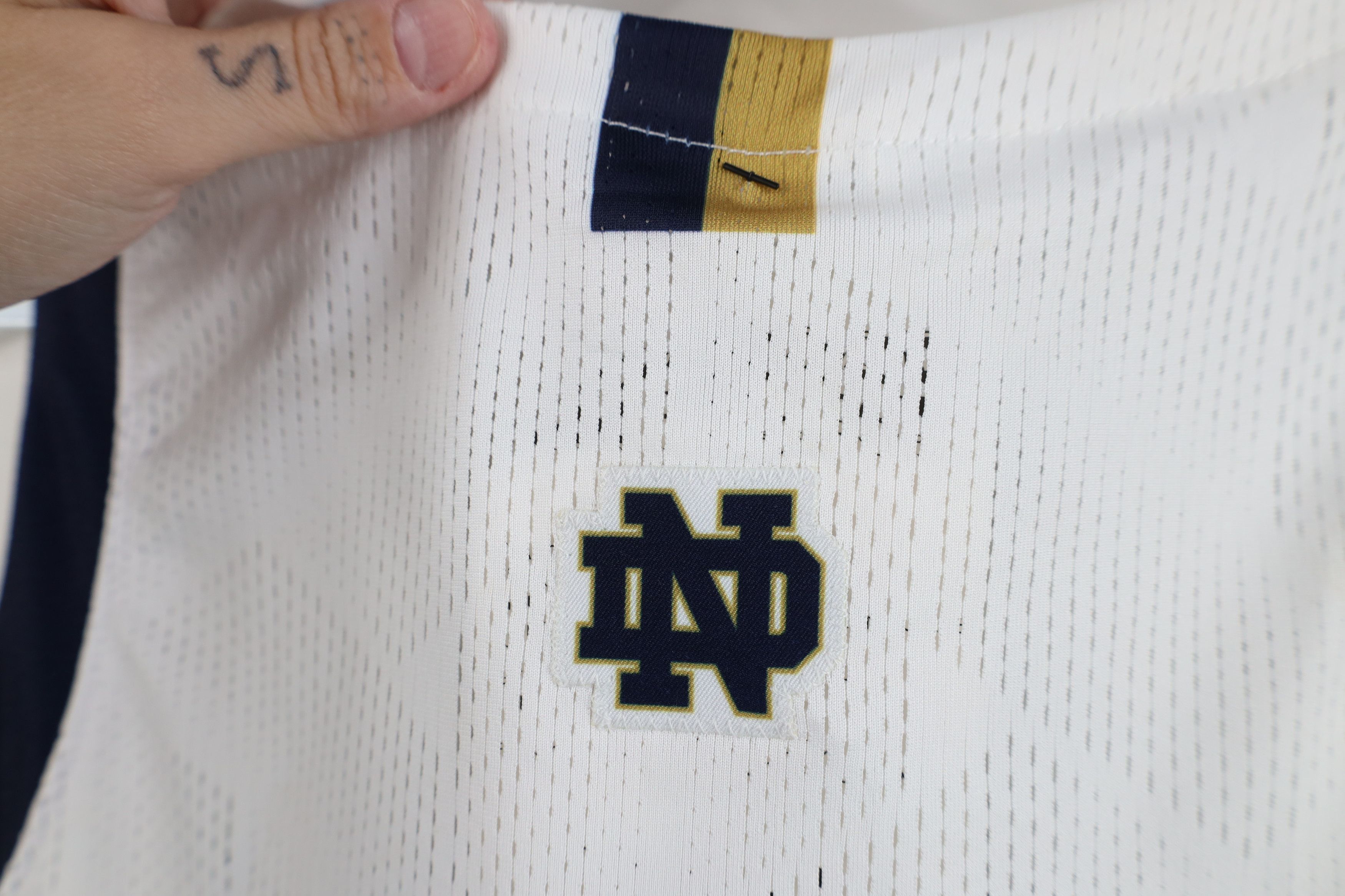 Under Armour New Under Armour Team Issued Notre Dame University Jersey Size S / US 4 / IT 40 - 11 Thumbnail