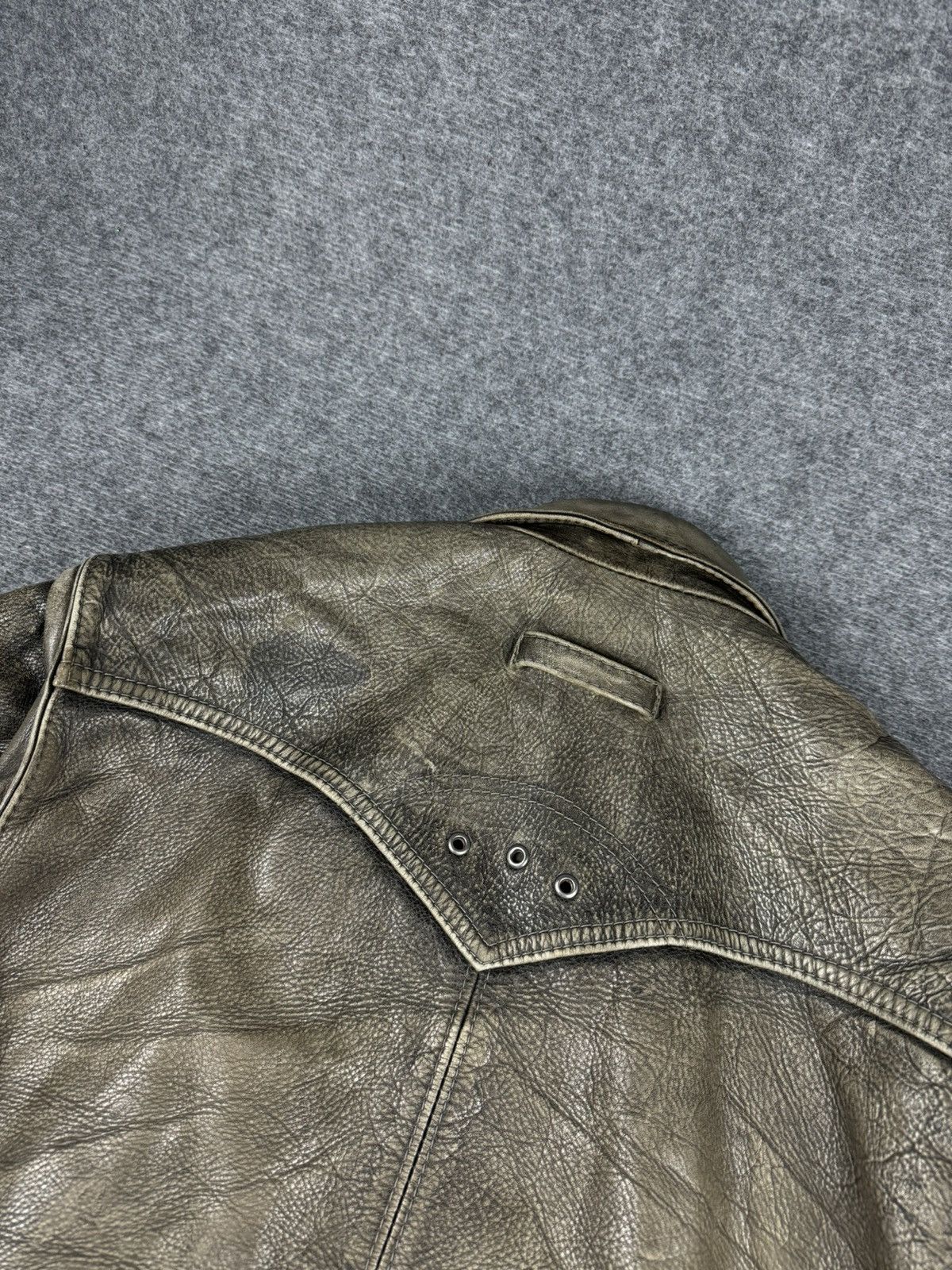 Vintage Vintage distressed leather bomber jacket Size US L / EU 52-54 / 3 - 15 Thumbnail