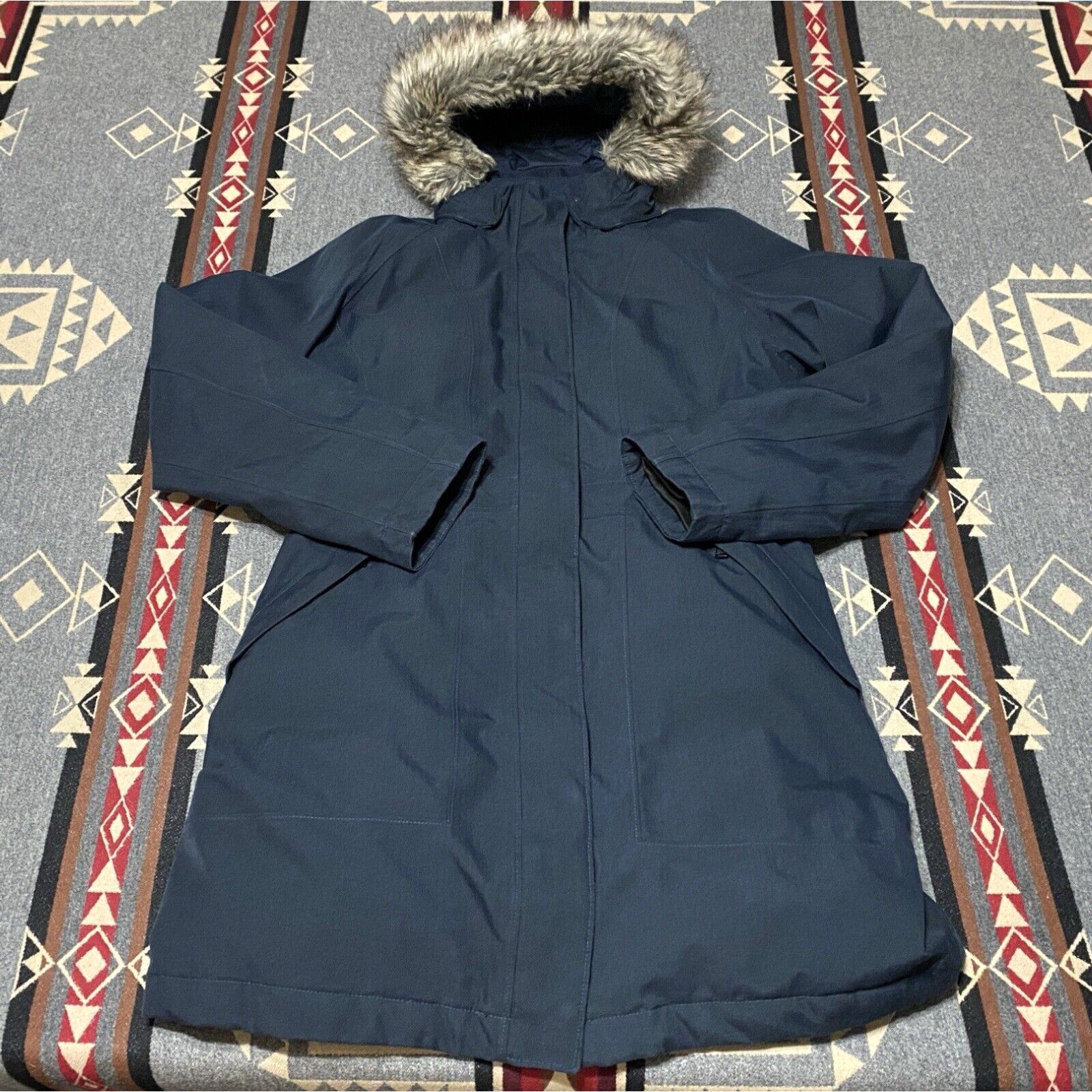 image of The North Face Outer Burroughs Parka Faux Fur Hood 550 Waterproof M Women’S T72 in White, Women's (