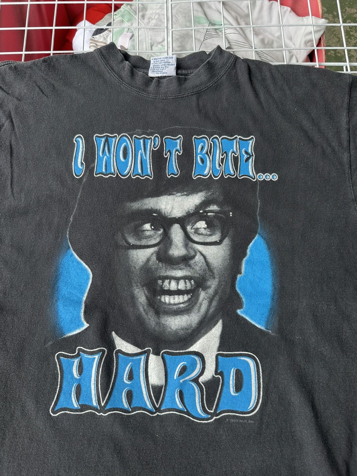 Vintage Vintage Austin Powers “I Won’t Bite Hard” 1998s Size US L / EU 52-54 / 3 - 2 Thumbnail