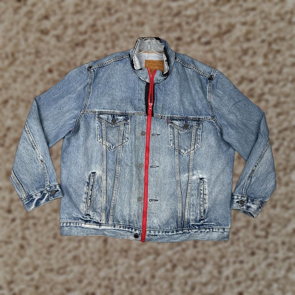 Levi's VINTAGE Levi's Premium Denim Jacket Mens 2XL Blue Trucker Zip Light Wash Distressed, Full Zip, Pockets, Collared, Regular Fit, Jacket Size US XXL / EU 58 / 5 - 1 Thumbnail