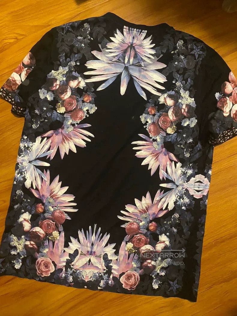 Givenchy Givenchy Floral short-sleeved Size US M / EU 48-50 / 2 - 4 Thumbnail