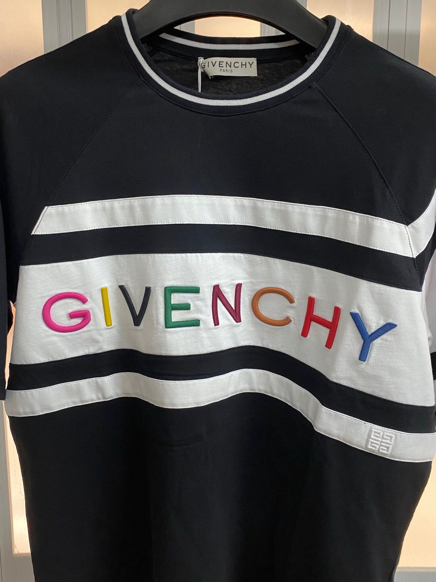 Givenchy givenchy color embroidered logo short t-shirt Size US XS / EU 42 / 0 - 3 Thumbnail