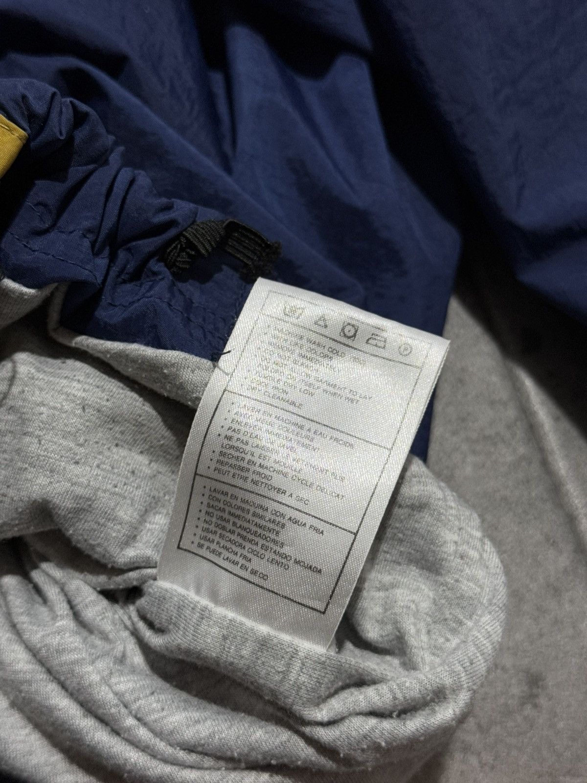 Nike Vintage 90s Nike Nylon Light Jacket Swoosh Boxy Adjustable Size US L / EU 52-54 / 3 - 15 Thumbnail