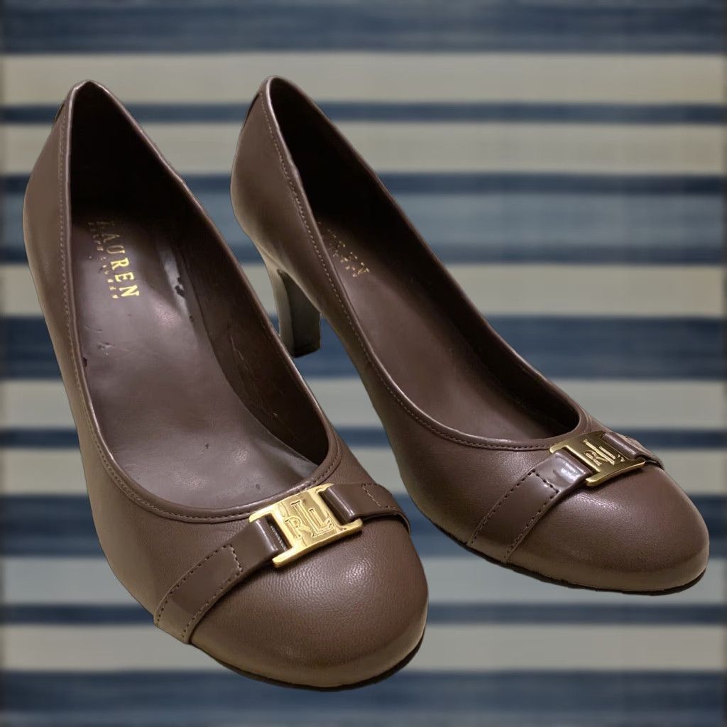 Lauren Ralph Laurent Women's Pump Size 8.5 B Taupe Leather Round Toe High Heel Shoes in Grey