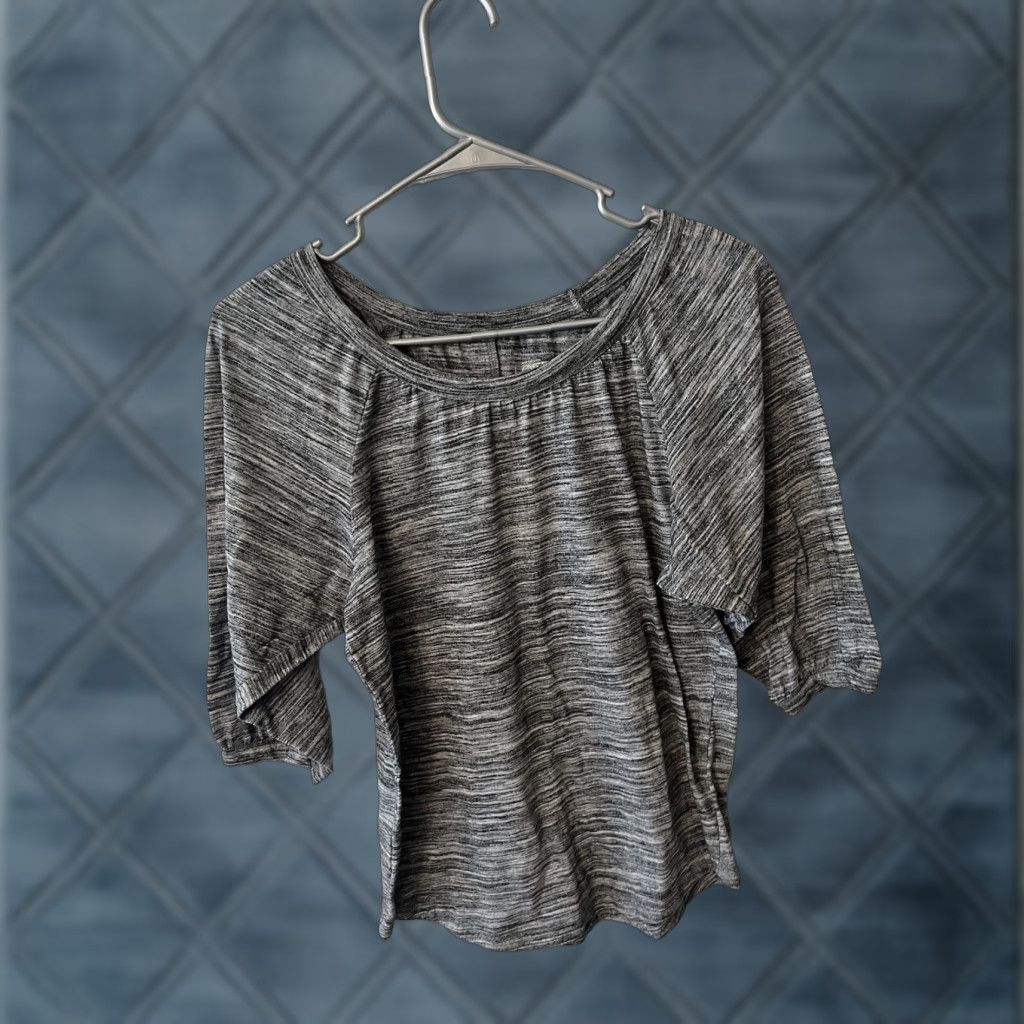 Vintage Ann Taylor Loft T-Shirt Women XSP Gray 3/4 Sleeve Solid Casual Round Neck Size XS / US 0-2 / IT 36-38 - 1 Thumbnail