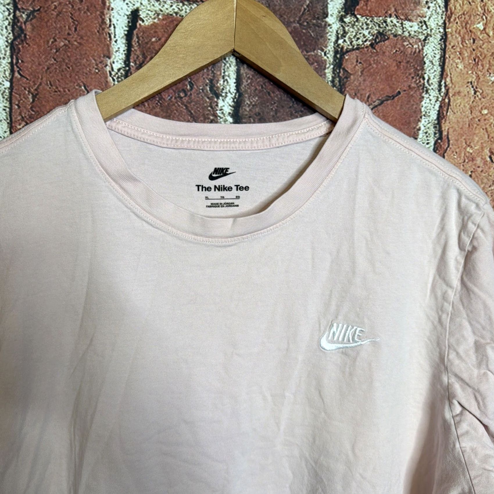 Nike Nike Sportswear T Shirt XL Pink Mens Size US XL / EU 56 / 4 - 2 Thumbnail