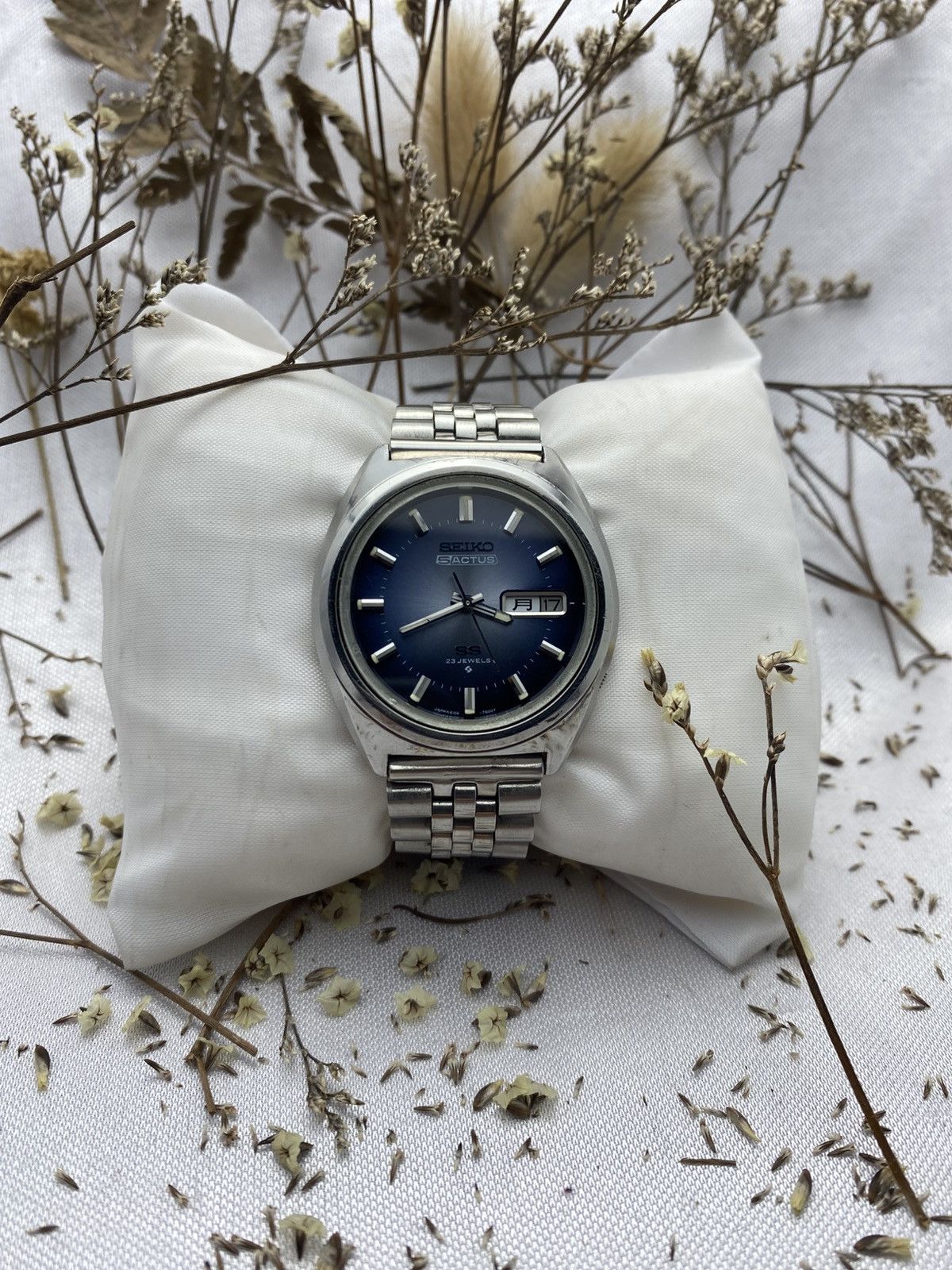 Seiko Seiko Actus SS Blue Sunburst Size 38 - 1 Thumbnail