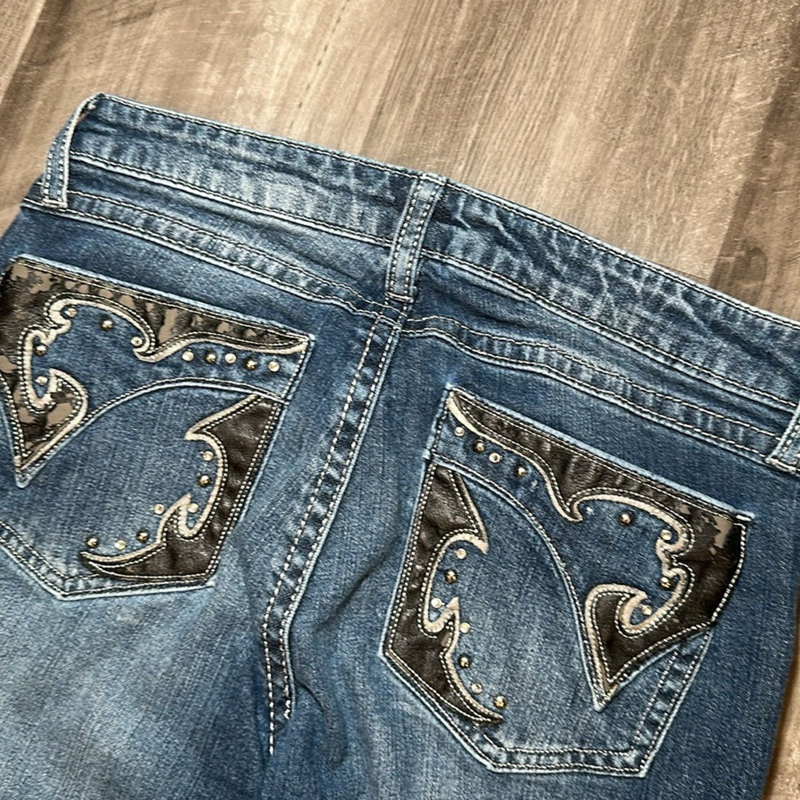 Wrangler Rock 47 Wrangler Low Rise Boot Cut Jeans - 5/6x32 Size 28" / US 6 / IT 42 - 4 Thumbnail