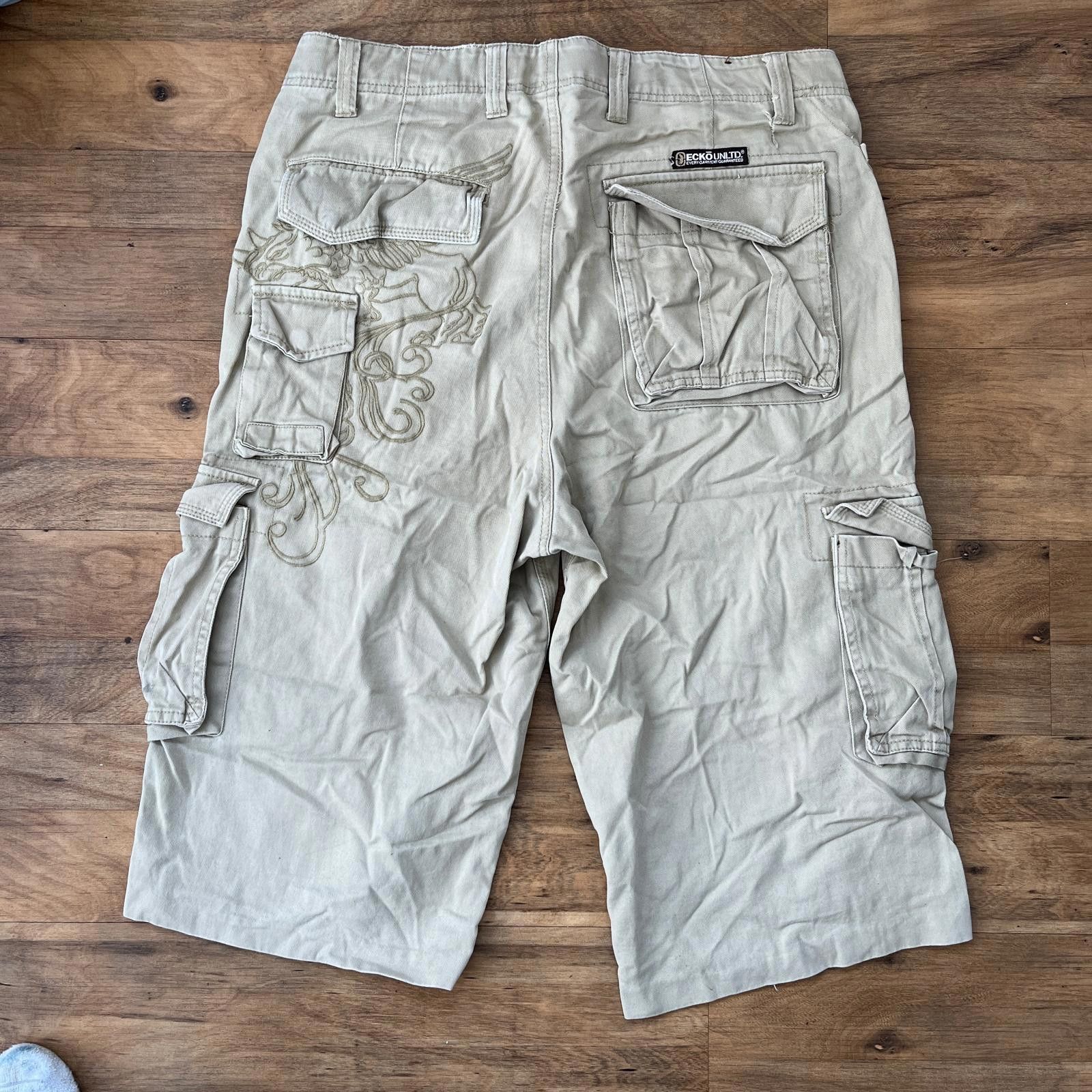Ecko Unltd. Ecko Unltd Embroided Cargo Shorts Size US 34 / EU 50 - 2 Thumbnail