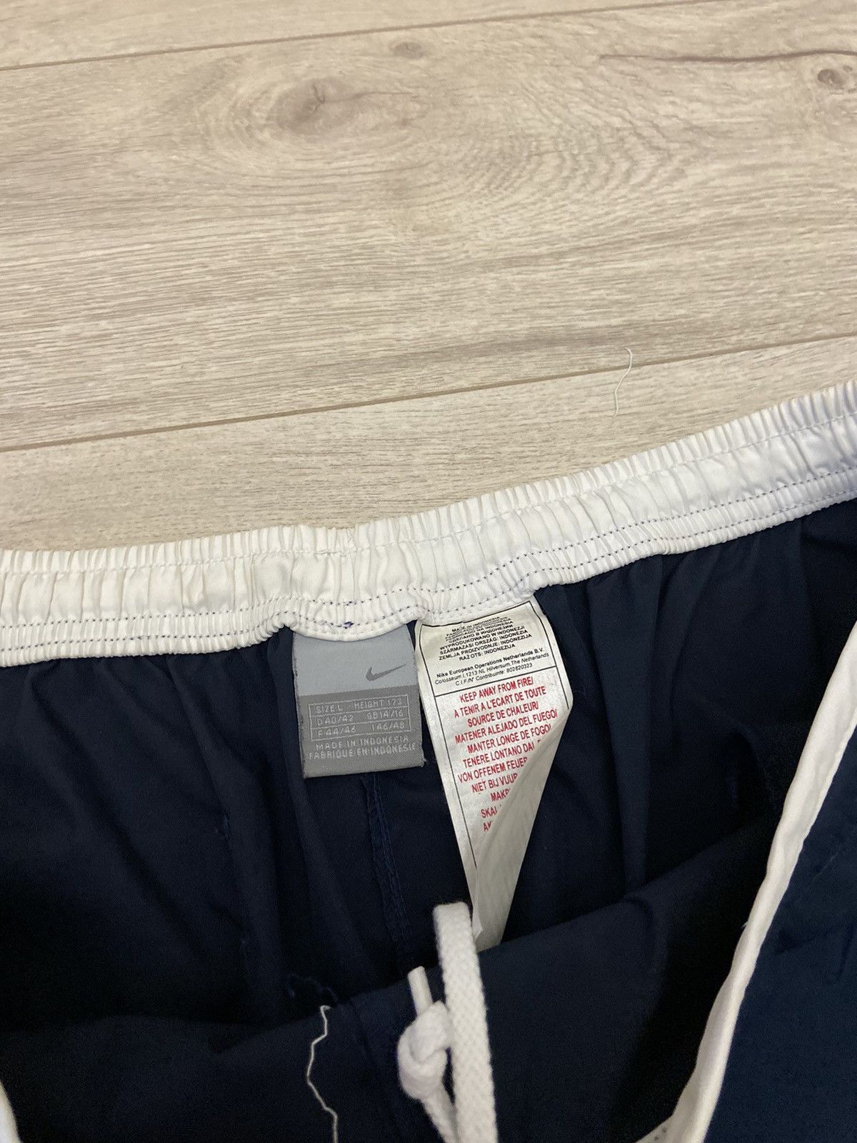 Nike × Vintage Nike Vintage Shorts 90’s logo Hype style Size US 34 / EU 50 - 3 Thumbnail