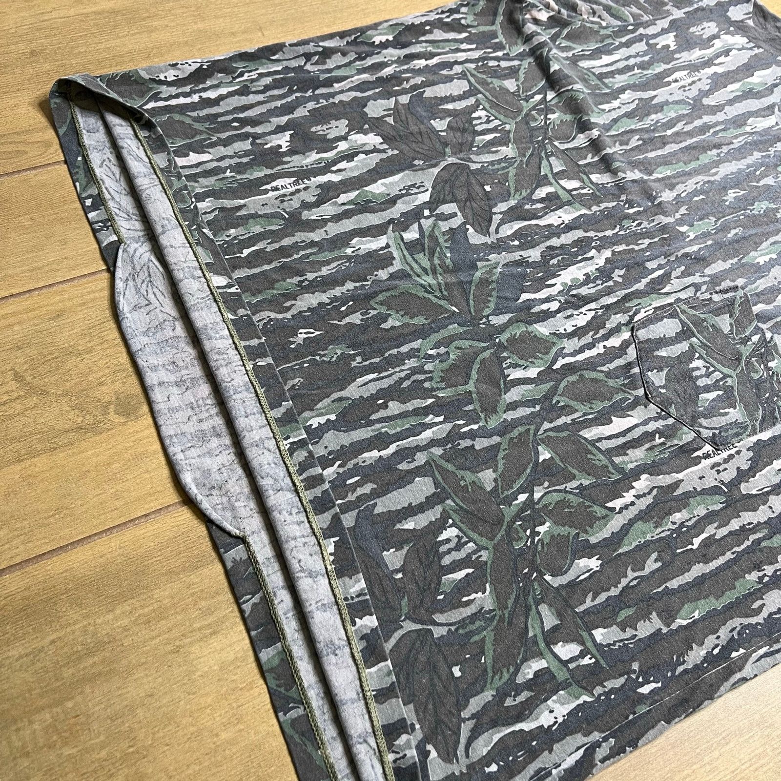 Vintage Vintage 1980s or 1990s Realtree bark and leaf camouflage XL Size US XL / EU 56 / 4 - 7 Thumbnail