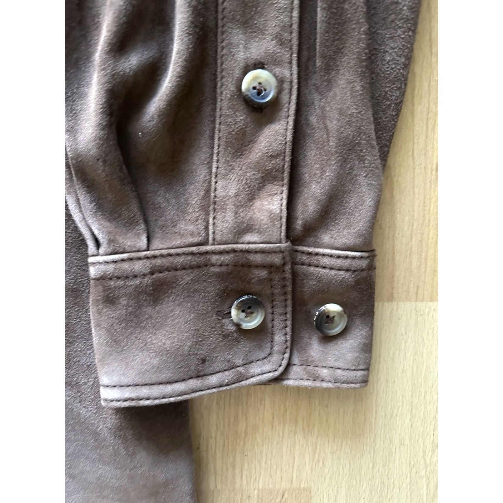 Vintage VINTAGE J.L Powell Brown Suede Leather Button-Up Shirt Jacket Men XL Brown Suede Leather Button-Up Shirt Jacket Men Brown XL 90s Vintage Mens Size US XL / EU 56 / 4 - 5 Thumbnail