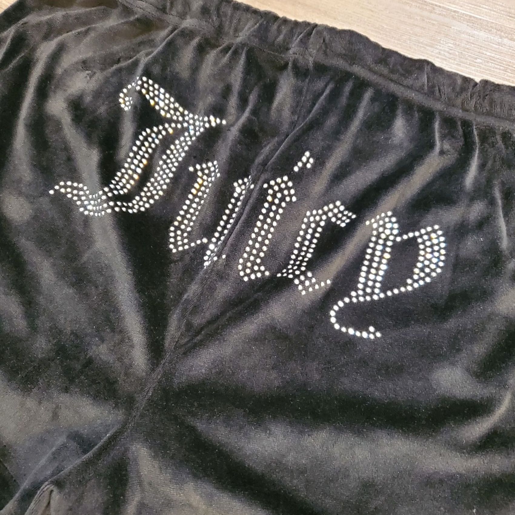 Juicy Couture Juicy Couture Black Velour Big Bling Rhinestone Track Shorts XL Lounge Sleep Womens Vintage 90s Designer Relaxed Elastic Waist Rhinestone Accents Size 40" / US 18 - 3 Thumbnail