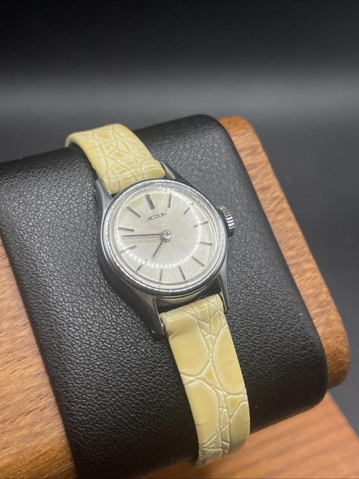 Designer Vintage ACQUA 45 Silver Tone Manual Wind Watch Running Size ONE SIZE - 1 Thumbnail