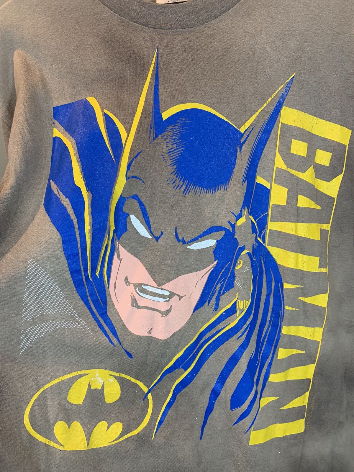DC Comics × Vintage *RARE* Vintage 80s Batman Smoked Faded Single Stitch T-Shirt Size US XL / EU 56 / 4 - 2 Thumbnail