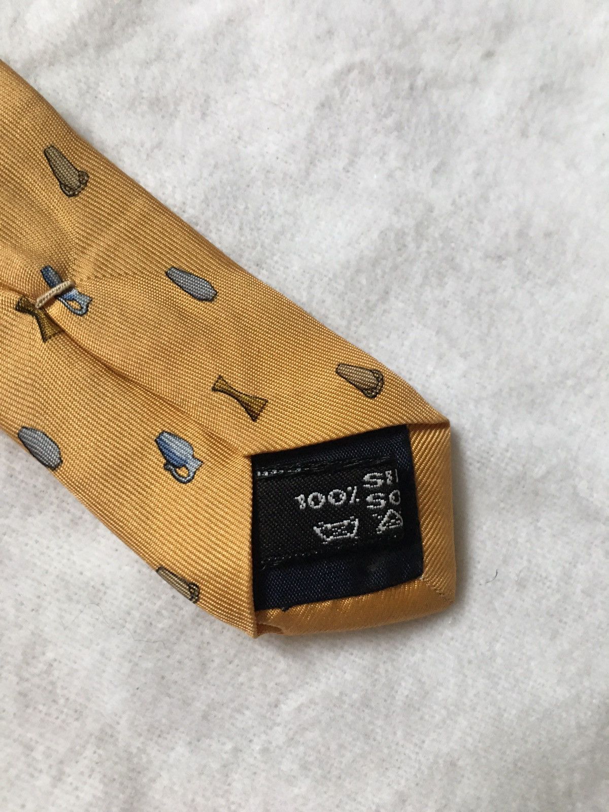 Salvatore Ferragamo Salvatore Ferragamo Amphora Print Yellow Silk Mens Tie Size ONE SIZE - 8 Thumbnail