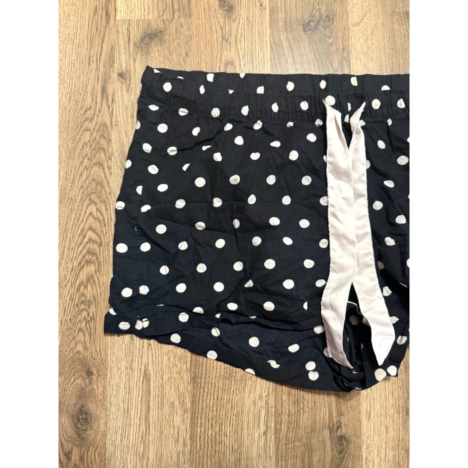 Old Navy Old Navy Sleep Shorts Women XL Black White Polka Dots Tie Waist Sleepwear Lightweight Flannel Fall Spring Summer Size ONE SIZE - 3 Thumbnail