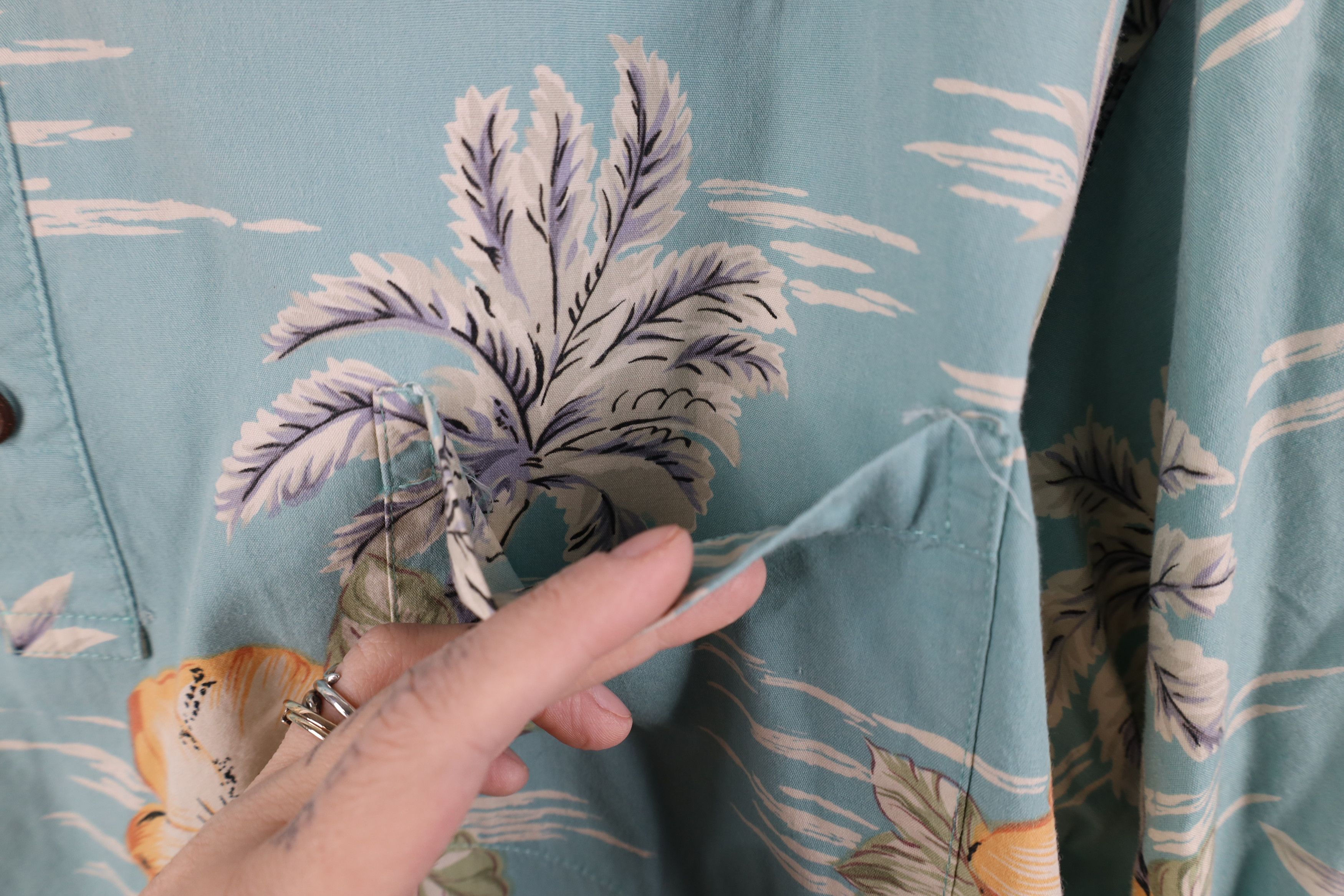Vintage Vintage 90s Streetwear Beach Hawaiian Button Down Polo USA Size US L / EU 52-54 / 3 - 6 Thumbnail