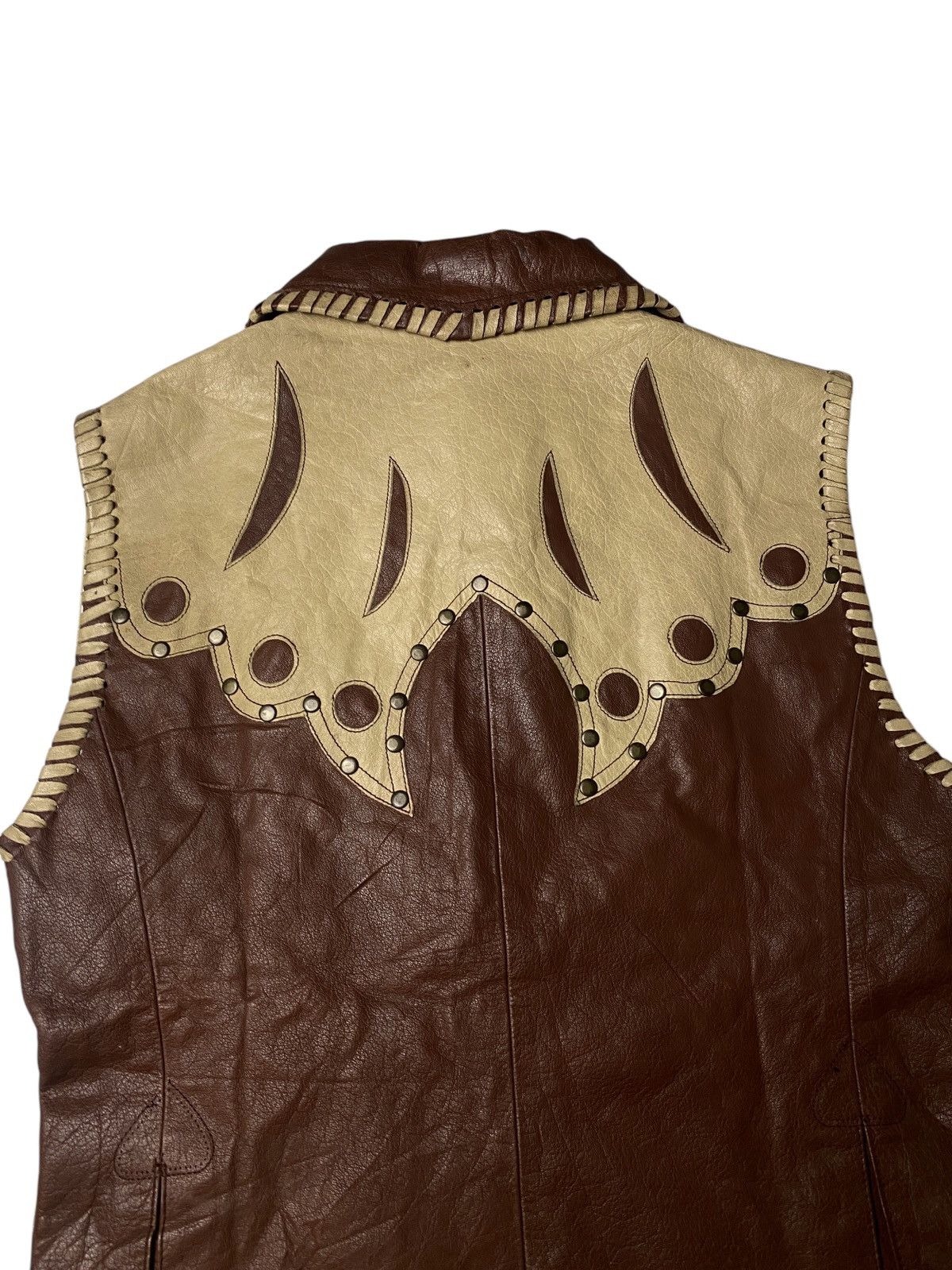 Le Grande Bleu (L.G.B.) 2000's Juddy Corn Ethnic Buffalo Leather Vest Size US S / EU 44-46 / 1 - 6 Thumbnail