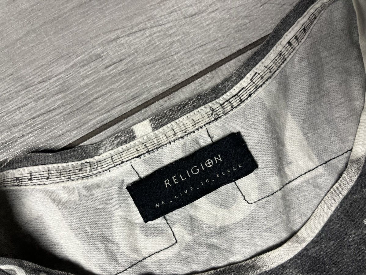 Japanese Brand Religion Tshirt we live in black size Small Size US S / EU 44-46 / 1 - 4 Thumbnail