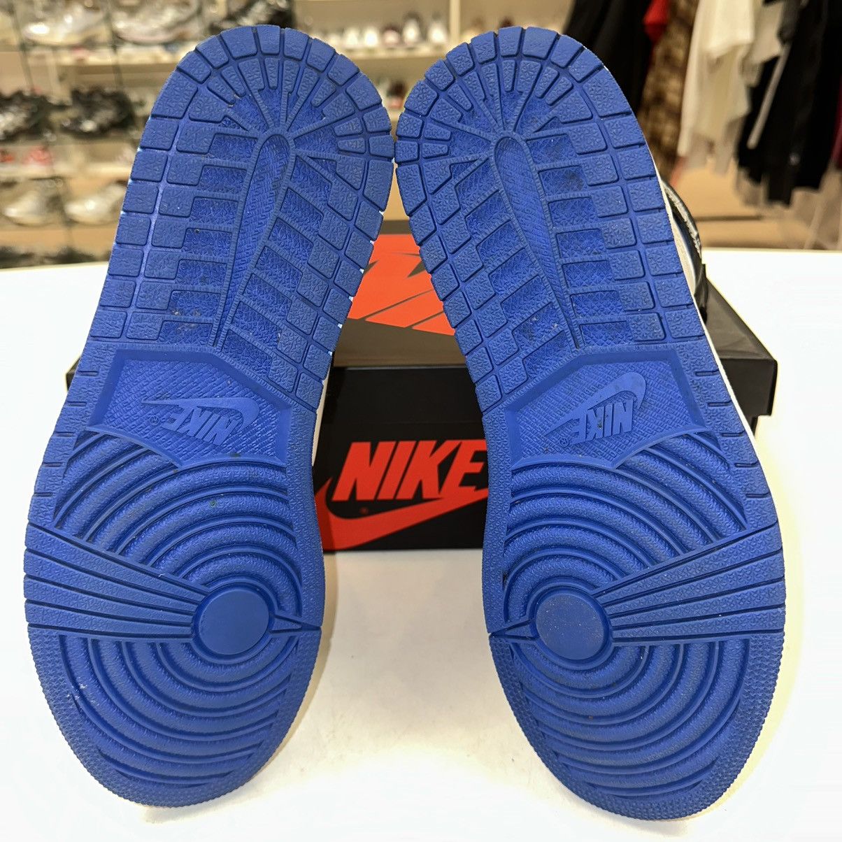 Jordan Brand Size 10 - Jordan 1 Retro OG High Royal Toe Size US 10 / EU 43 - 5 Thumbnail
