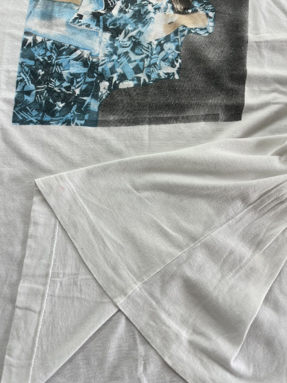 Vintage Vintage Photo Art promo Product 90’s T-shirt Size US XL / EU 56 / 4 - 9 Thumbnail