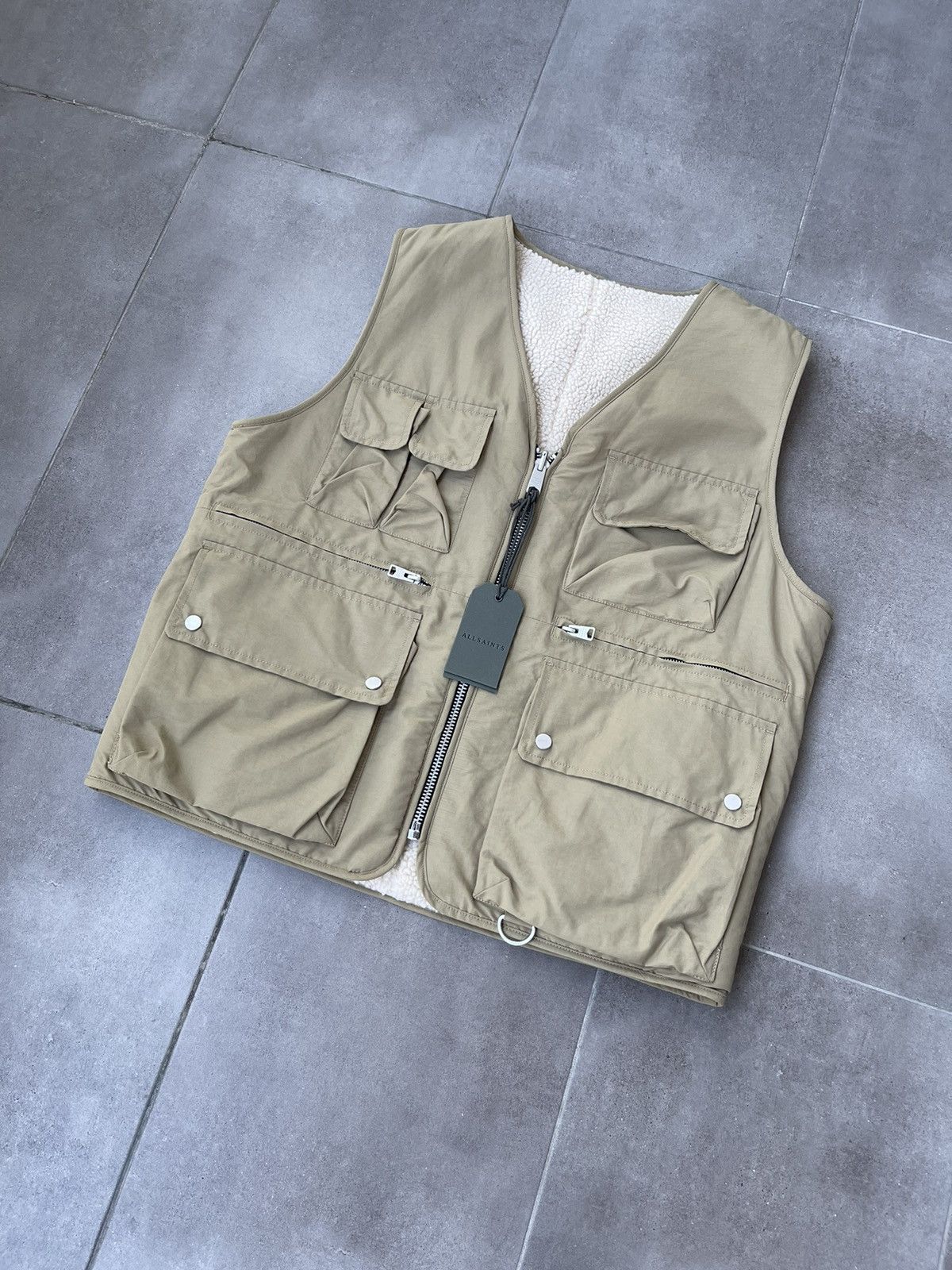 Allsaints !DS! SS23 Allsaints Vibo Reversible Technical Beige Vest Size US M / EU 48-50 / 2 - 8 Thumbnail