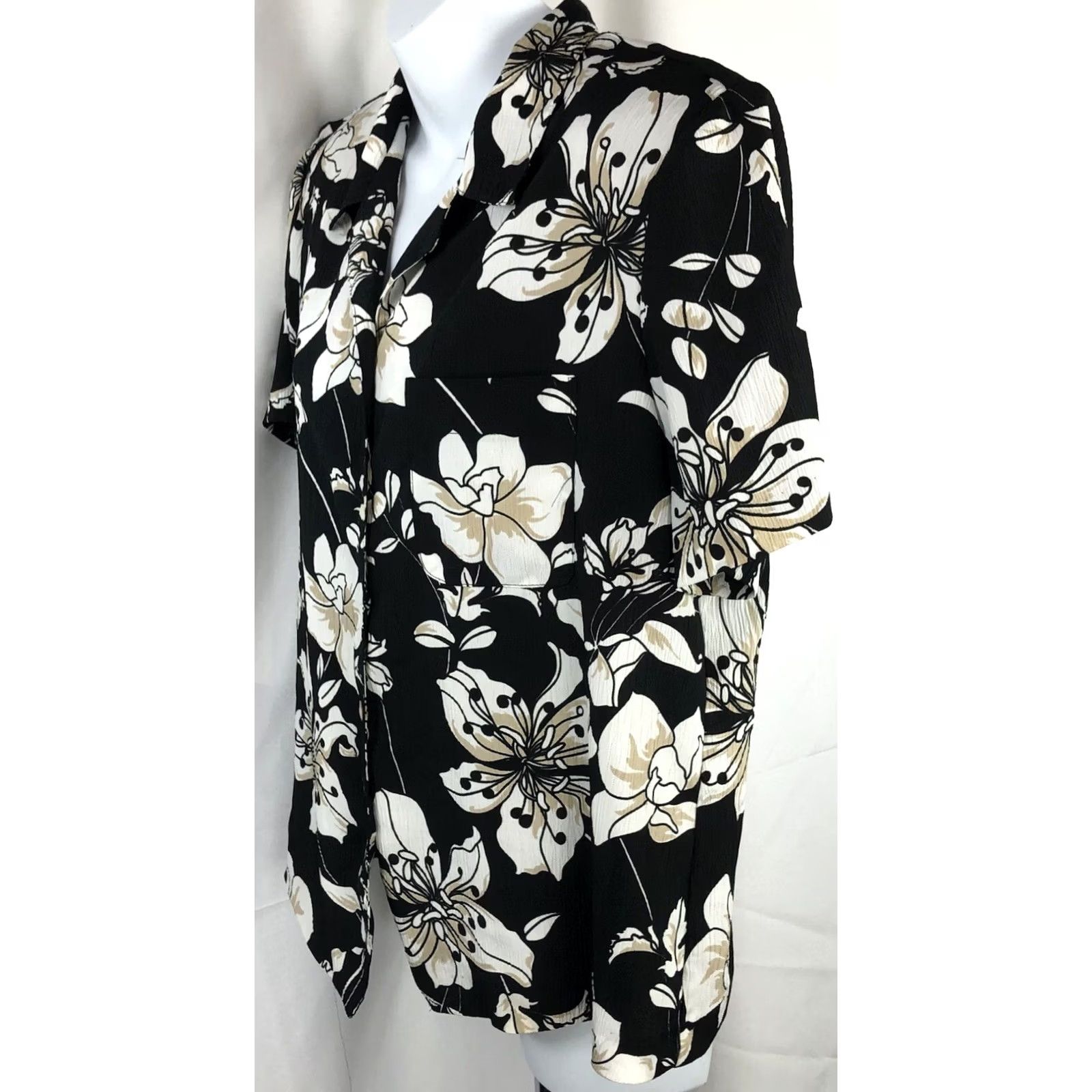 Vintage Alfred Dunner Hawaiian Shirt Top 14 Black Floral Short Sleeve Blouse Casual Beach Tropical Women XS-XL Size XL / US 12-14 / IT 48-50 - 2 Thumbnail