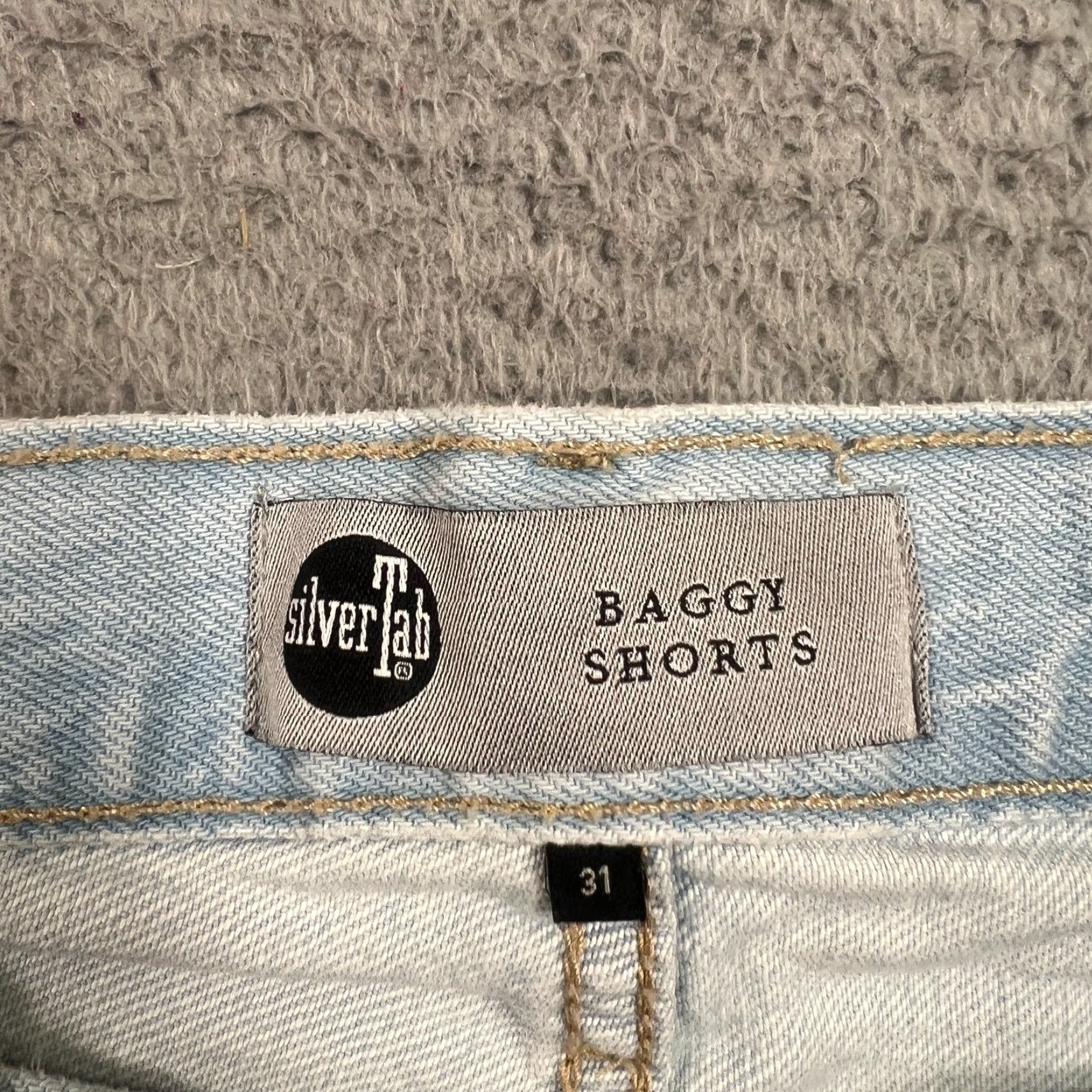 Levi's VINTAGE Levi's Silver Tab Baggy Light Wash Denim Shorts 31 Distressed Skater Jeans Shorts 90s Jorts Mens Size US 31 - 7 Thumbnail