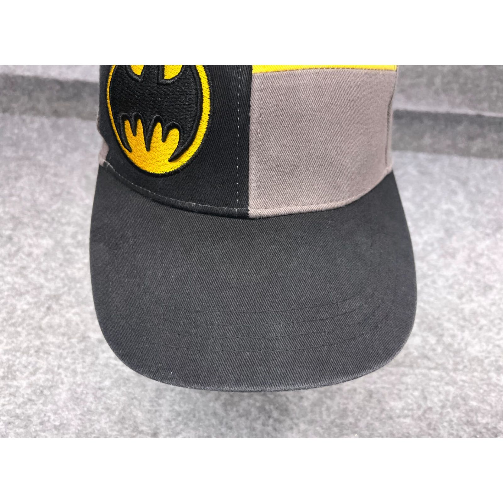 Vintage Six Flags Batman Hat Cap Strap Back Adult One Size Gray Black Yellow Polyester Size ONE SIZE - 3 Thumbnail