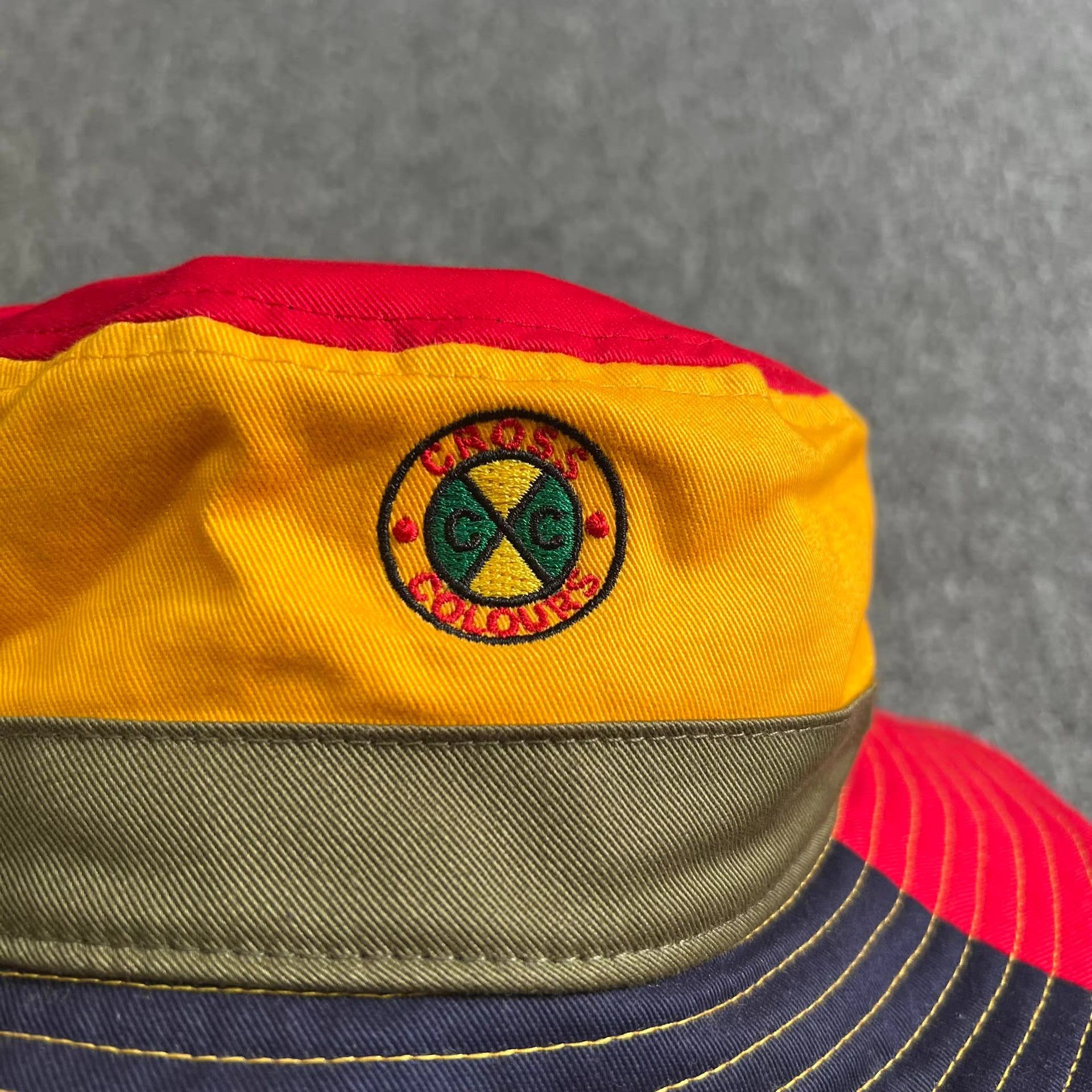 Cross Colours Cross Colours color-block embroidered bucket hat Q7 Size ONE SIZE - 2 Thumbnail