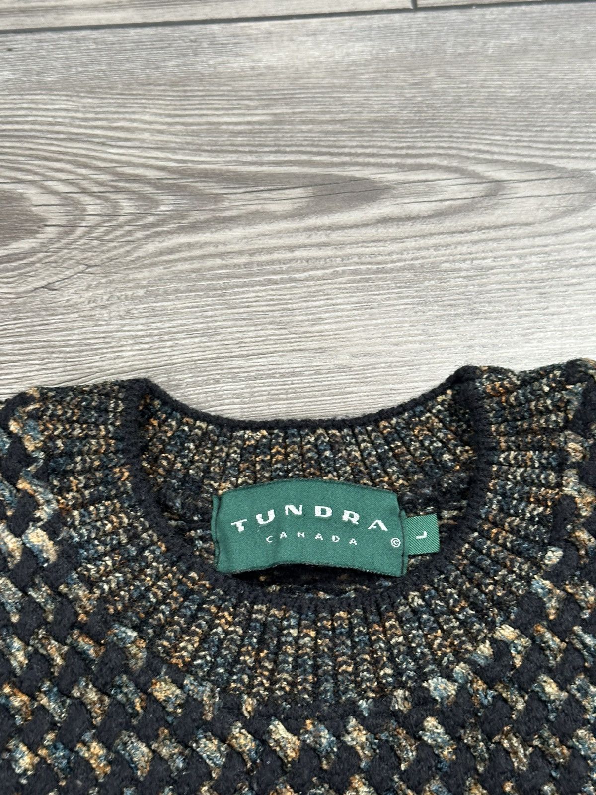 Tundra Canada Vintage 90’s Tundra 3D Knit Sweater Size US L / EU 52-54 / 3 - 3 Thumbnail