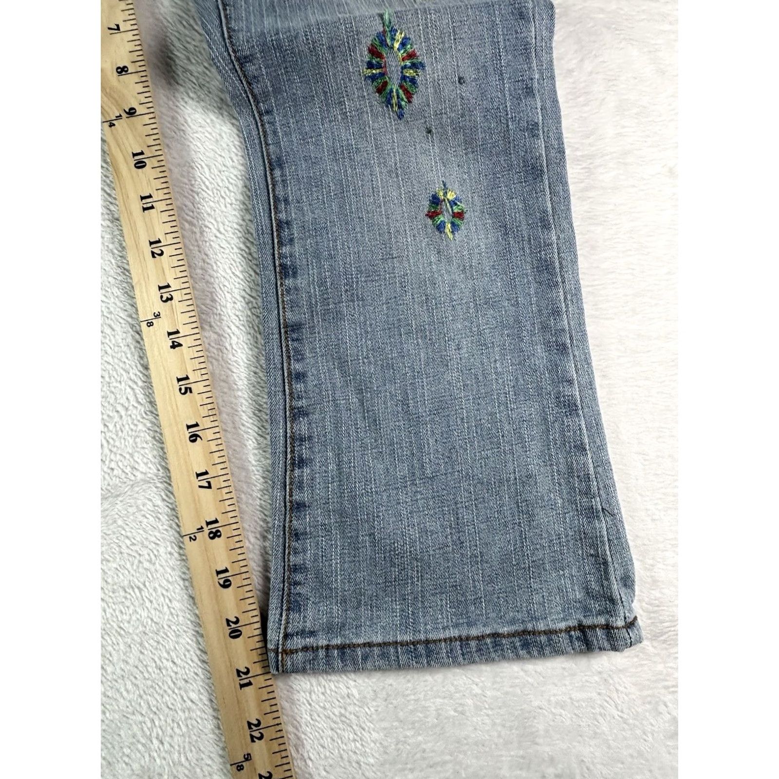 Vintage VINTAGE Apollo Women's Jeans Regular Blue Light Wash Embroidered 3/4 27in 5-Pocket Denim Straight Size 26" / US 2 / IT 38 - 4 Thumbnail
