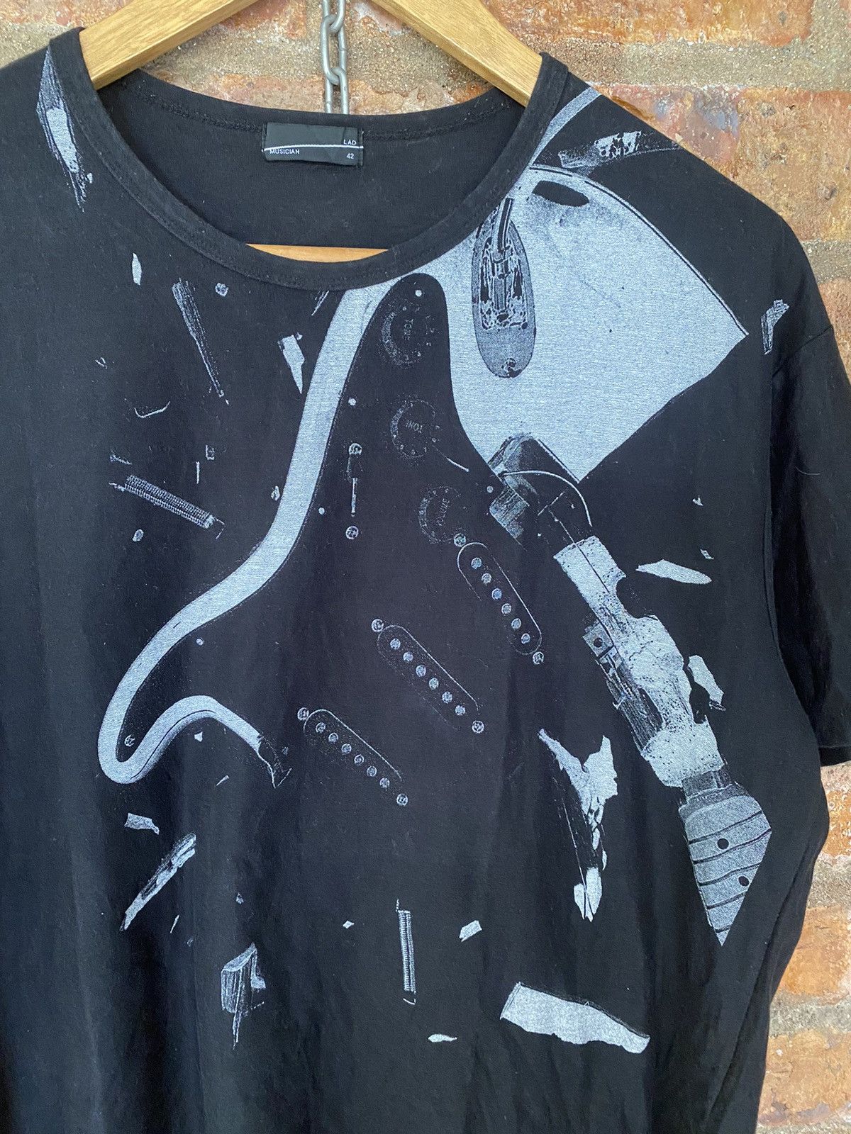 Japanese Brand × Lad Musician Lad Musician iconic Broken Guitar tee Size US L / EU 52-54 / 3 - 5 Thumbnail