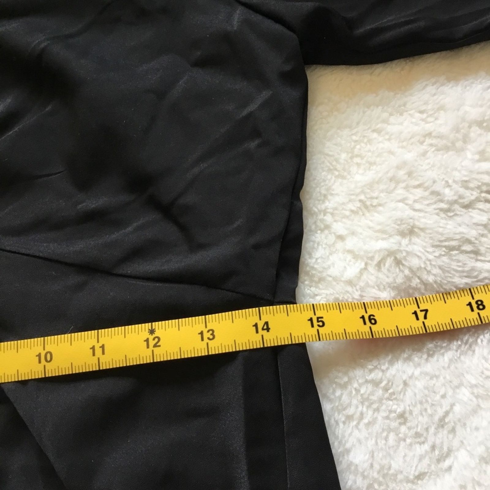 Banana Republic Banana Republic Black Twist-Front Midi Dress Size L / US 10 / IT 46 - 13 Thumbnail