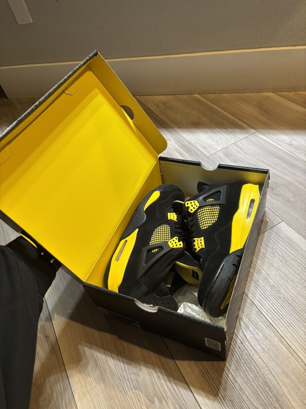 Nike Jordan 4 yellow thunder Size US 11 / EU 44 - 6 Thumbnail