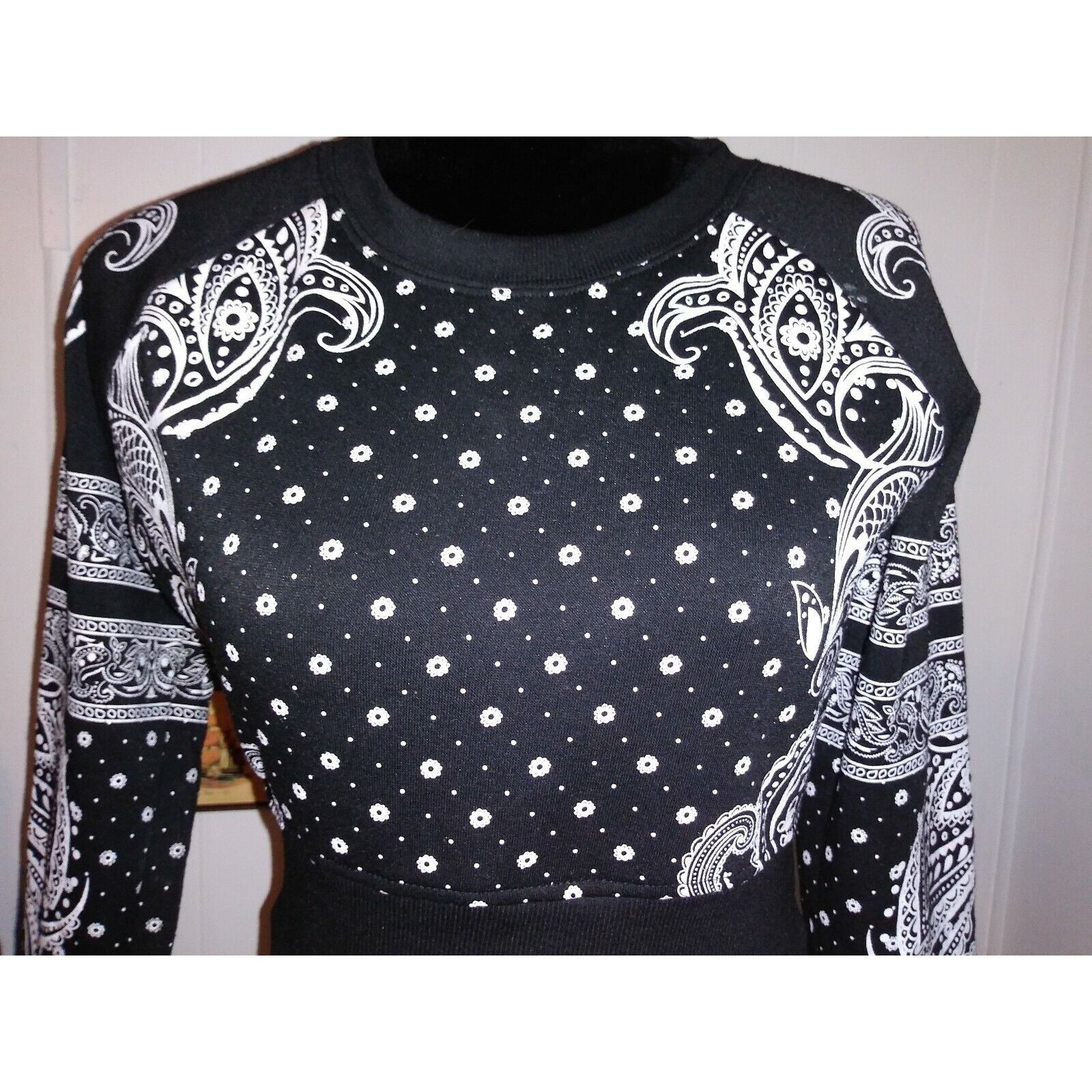 Vintage sweater sweatshirt Pullover Paisley cropped top Sz S/M Size M / US 6-8 / IT 42-44 - 5 Thumbnail