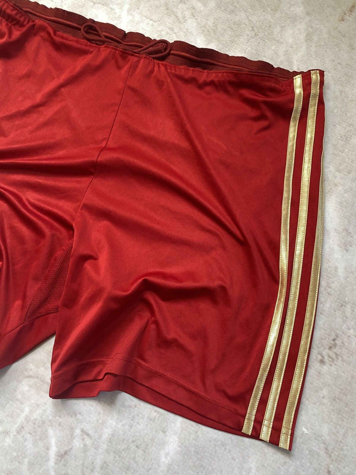 Adidas Vintage Adidas Spain Football Shorts Soccer Jersey Size US 30 / EU 46 - 3 Thumbnail