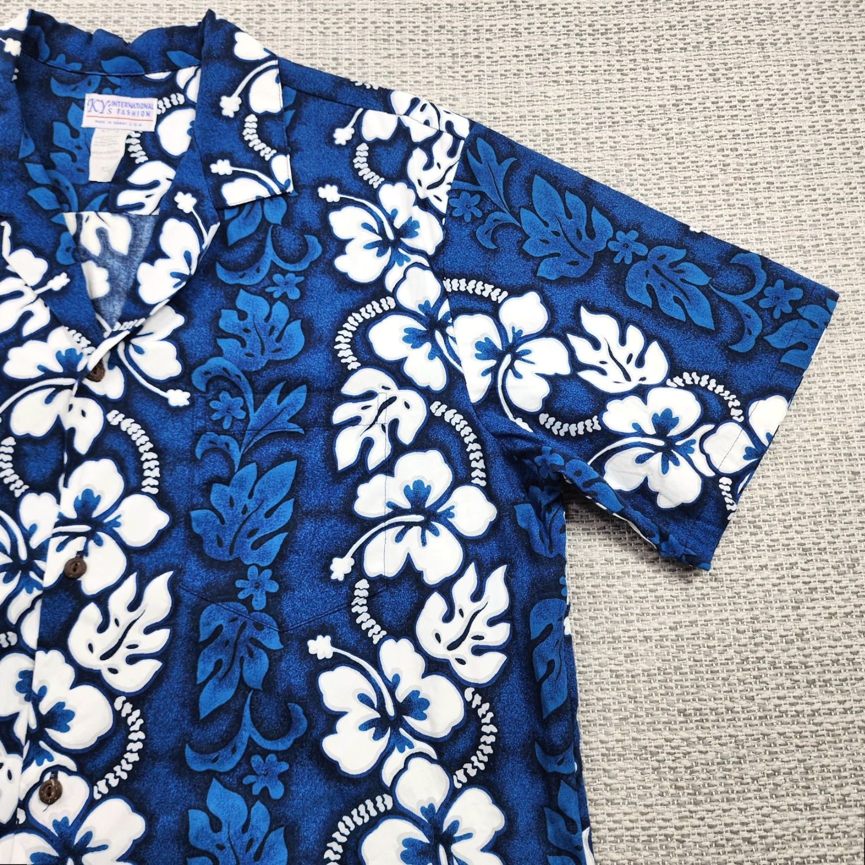 Vintage VINTAGE KY'S Hawaiian Shirt Mens XL Blue White Hibiscus Floral Camp Collar Made in Hawaii USA Shirt Size US XL / EU 56 / 4 - 2 Thumbnail