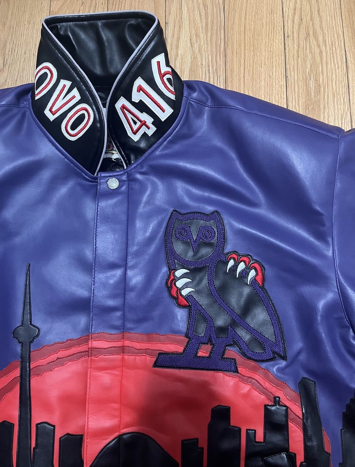 Jeff Hamilton × October's Very Own OVO x JEFF HAMILTON JURASSIC PARK TORONTO RAPTORS VARSITY Size US M / EU 48-50 / 2 - 9 Thumbnail