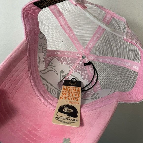 Designer × Von Dutch NWT VON DUTCH PINK CRUSH VELVET TRUCKER HAT Size ONE SIZE - 7 Thumbnail