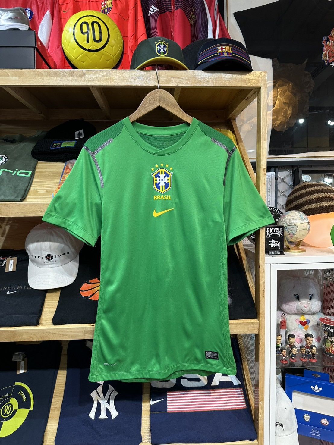 Nike Brazil 🇧🇷 2010's Training Jersey Size US S / EU 44-46 / 1 - 1 Thumbnail