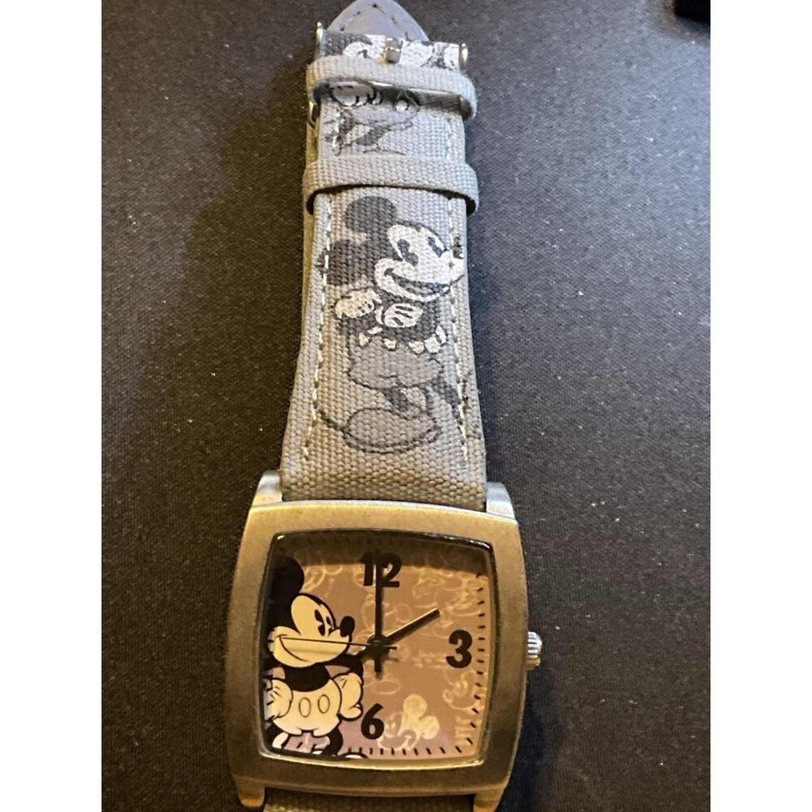 Disney Disney Parks Limited Release Watch EUC Needs Battery Size ONE SIZE - 2 Thumbnail