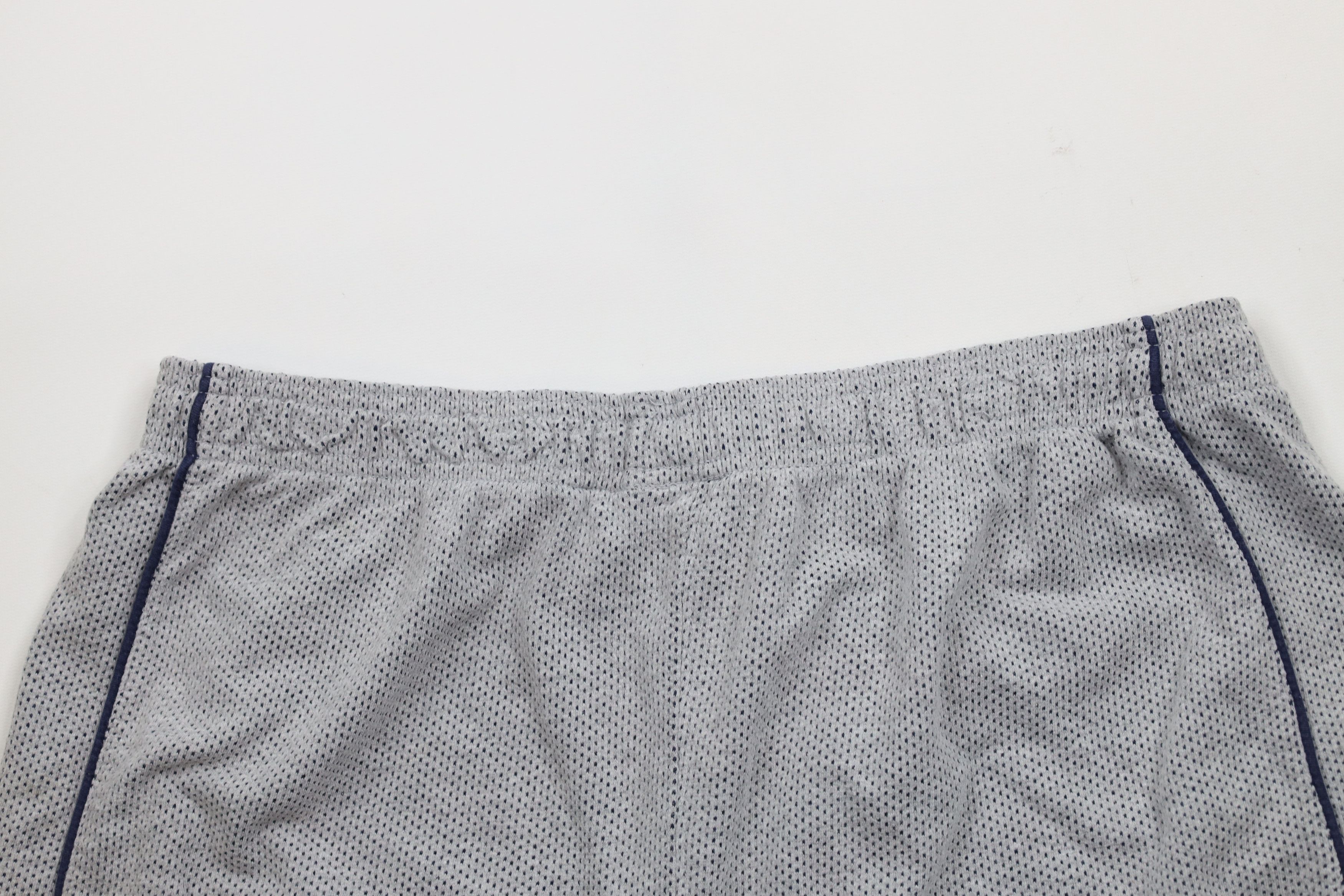 Vintage Vintage 90s University of Michigan Mesh Above Knee Shorts Size US 36 / EU 52 - 9 Thumbnail
