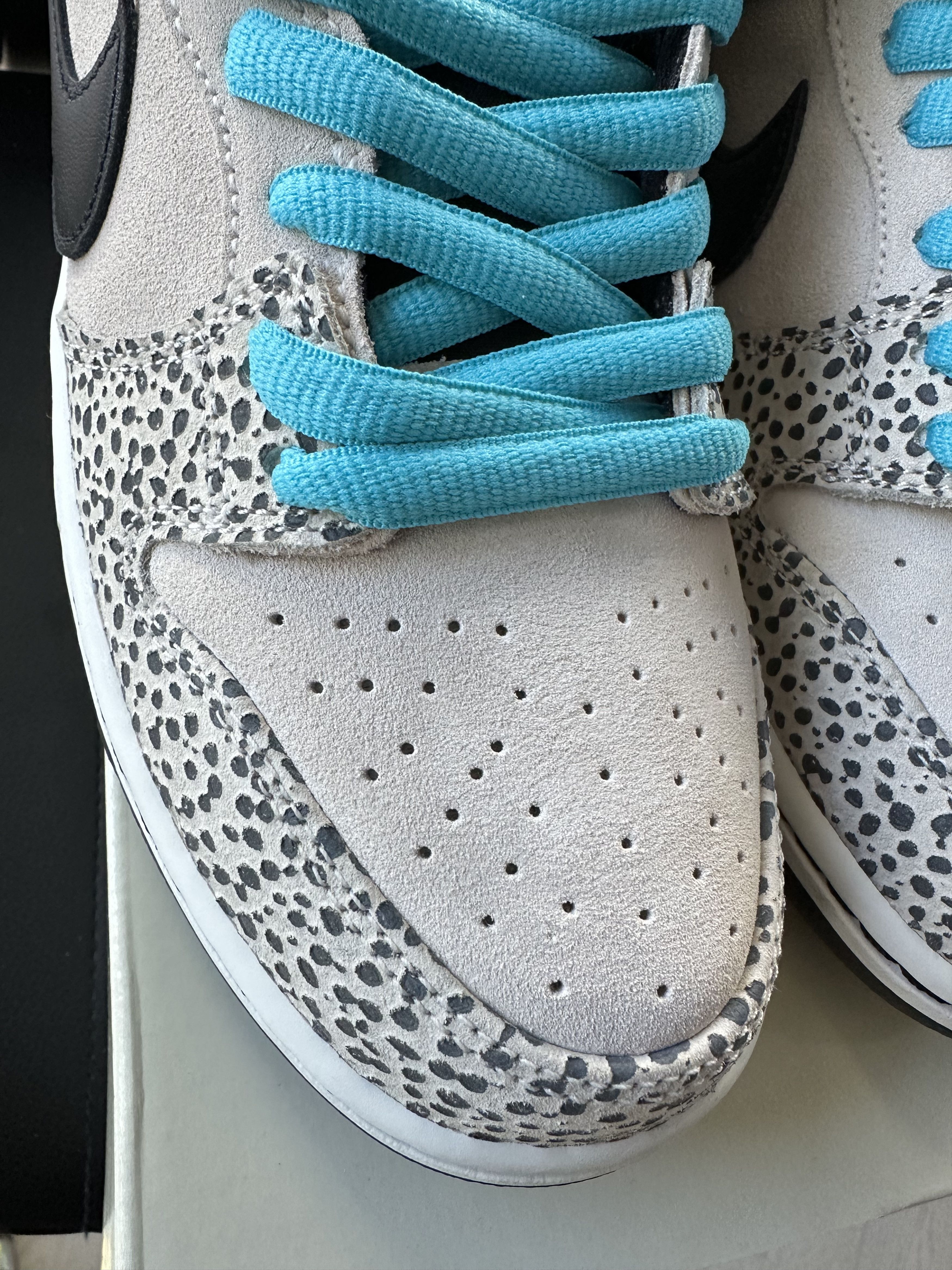 Nike NIKE SB DUNK LOW PRO "SAFARI" Size US 9 / EU 42 - 6 Thumbnail