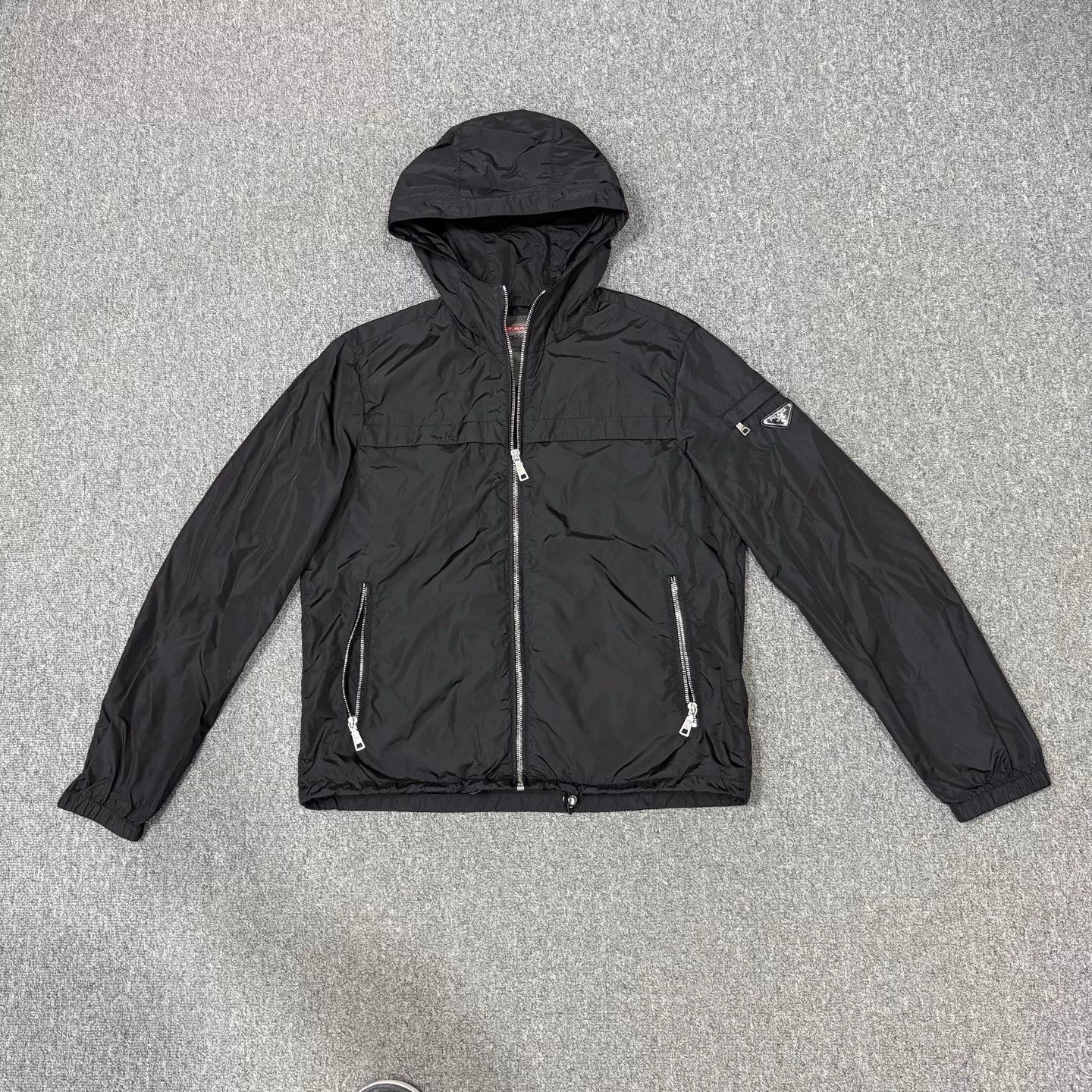 Prada Prada Black triangle logo shell jacket 48 mint Size US M / EU 48-50 / 2 - 1 Thumbnail